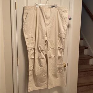 Wild Fable Off-White High-Rise Cargo Pants…size 4X